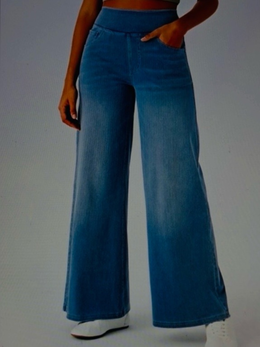 LARGE.  HALARA FLEX BAGGY WIDE LEG DISTRESSED JEANS